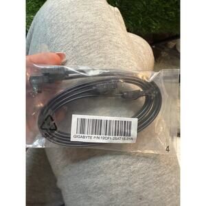 SATA CABLES (PACK OF 2) 6G Gigabyte 12CF1-2SAT1B-01R Sealed NEW